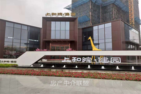 锦州国际五区3室2厅1卫58万95m2精装出售